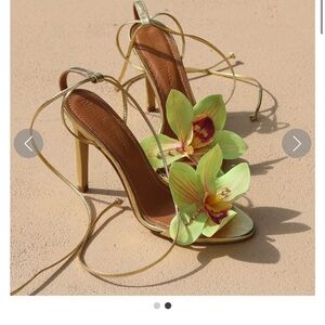 Alameda Turquesa Prudence Gold Heels size 40 worn once sold out everywhere